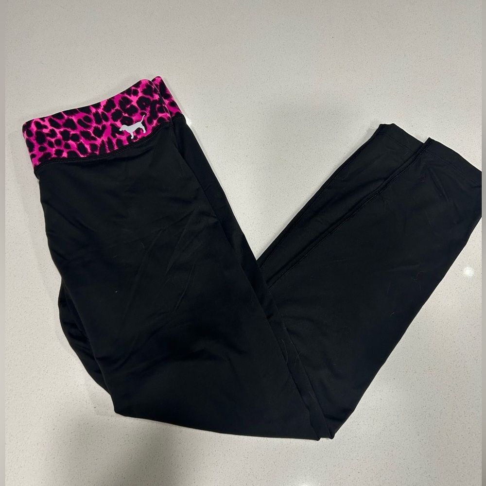 NWOT VS Pink Leggings Sz. M